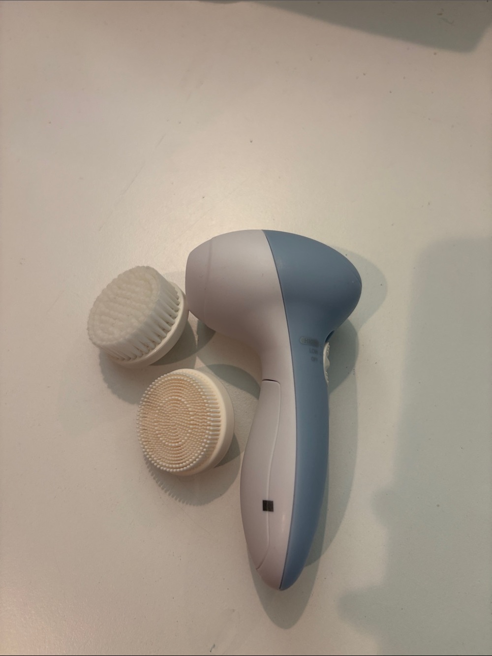 Facial Cleansing Brush with Two Brush Heads - Blue & White